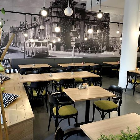 Ap 1 - Apartments 4U Brezinova "Overnight Simply" Hradec Králové Dış mekan fotoğraf