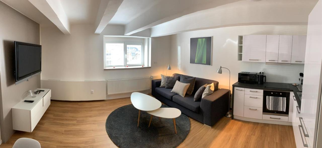Ap 1 - Apartments 4U Brezinova "Overnight Simply" Hradec Králové Dış mekan fotoğraf
