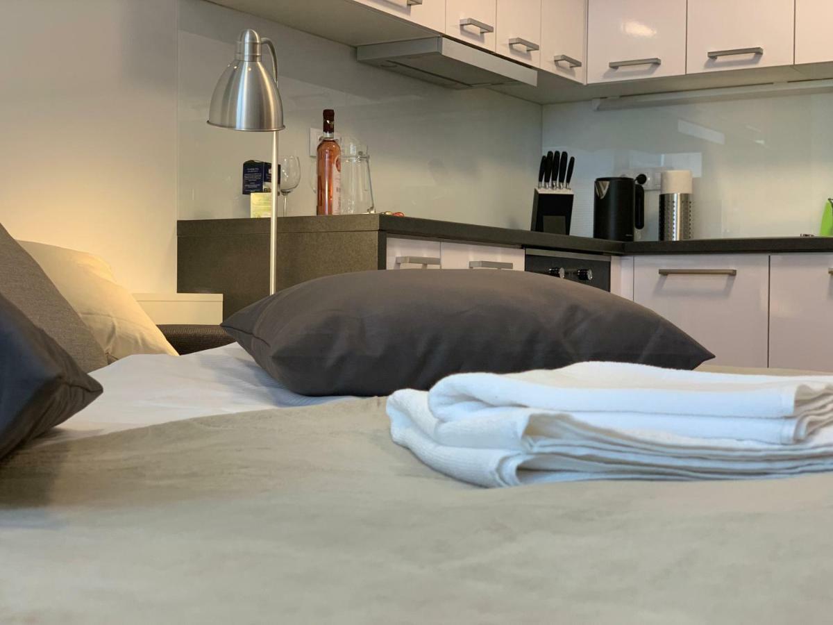 Ap 1 - Apartments 4U Brezinova "Overnight Simply" Hradec Králové Dış mekan fotoğraf