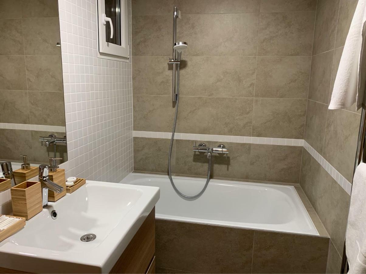 Ap 1 - Apartments 4U Brezinova "Overnight Simply" Hradec Králové Dış mekan fotoğraf